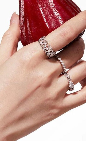 LUXURY STACKING RING SET