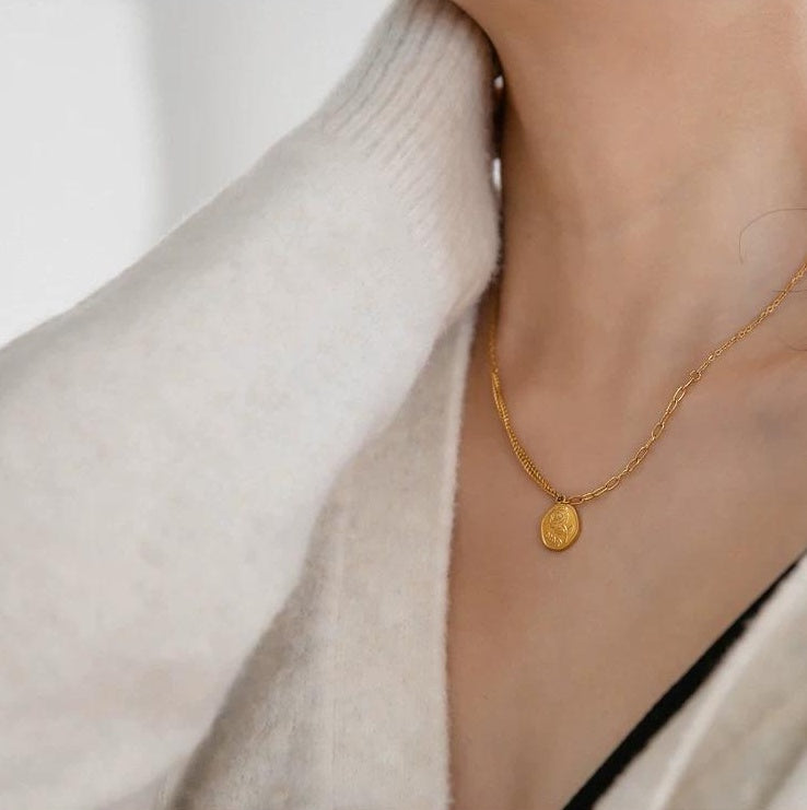 LUXURY ROUND-PLATE CHAIN NECKLACE