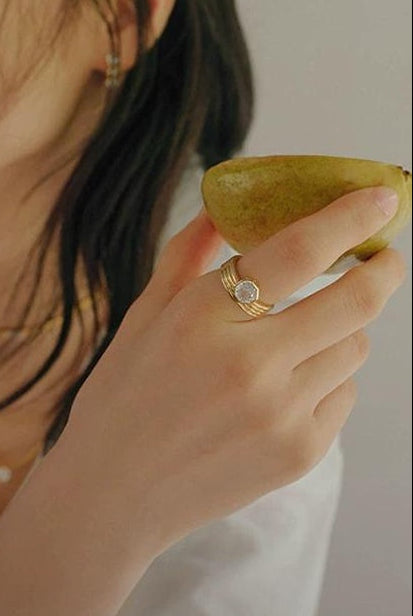 NICHE DESIGNER INDEX FINGER RING