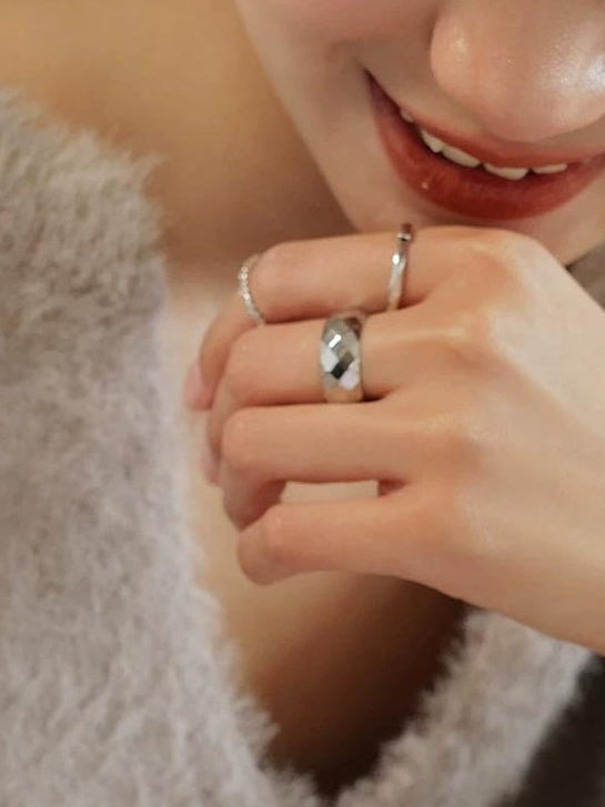 LIGHT LUXURY TITANIUM STEEL RING