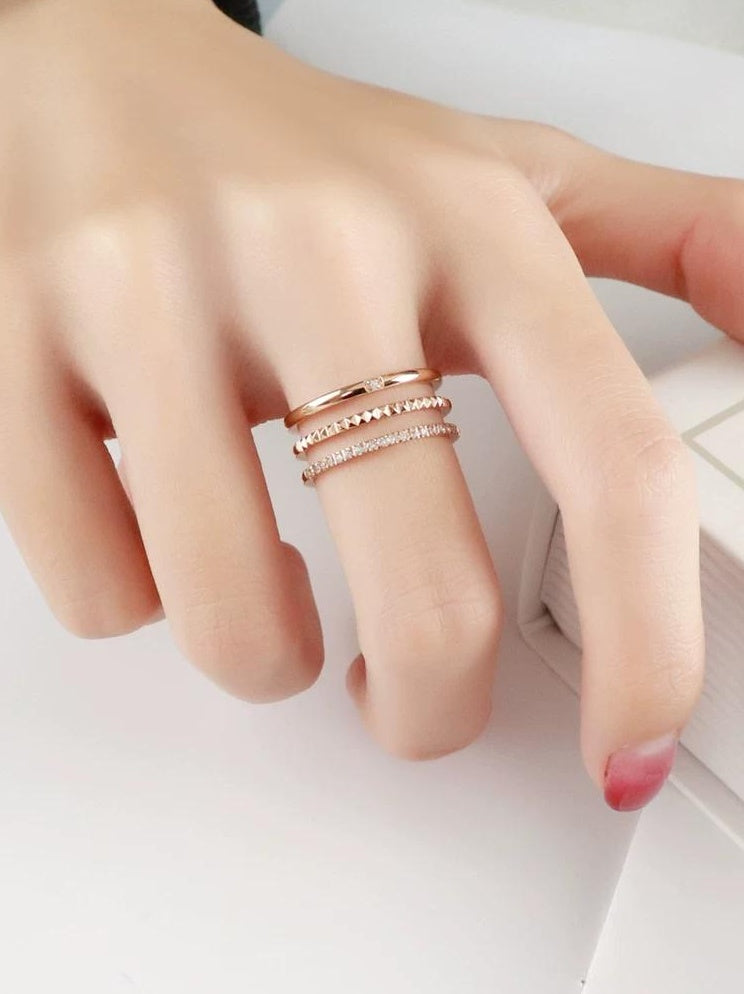 CHIC STACKABLE RINGS SET
