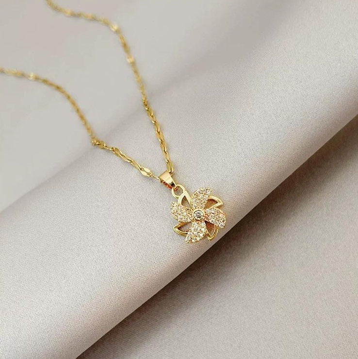 WINDMILL COLLARBONE NECKLACE