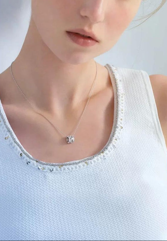 NICHE DESIGN COLLARBONE NECKLACE
