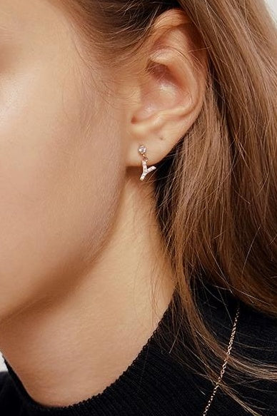 MINIMALIST LETTER PENDANT NECKLACE