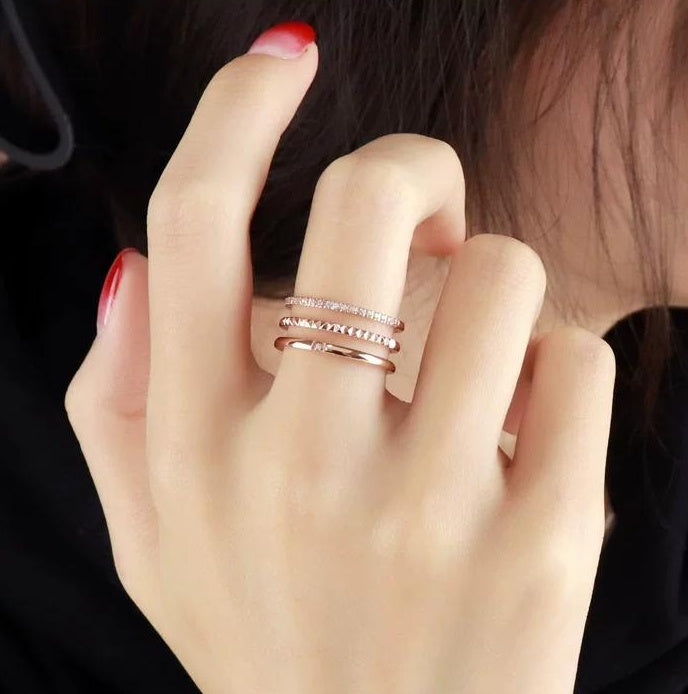 CHIC STACKABLE RINGS SET