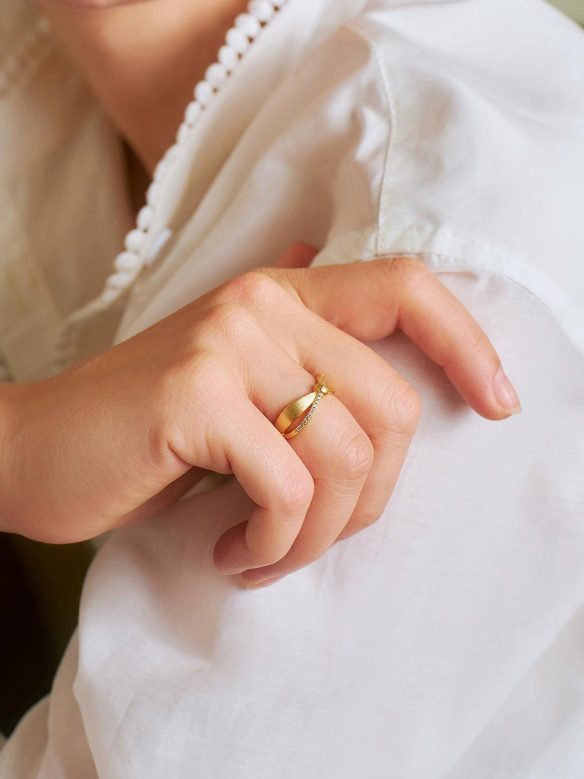 GOLD BOW RING FOR WOMEN