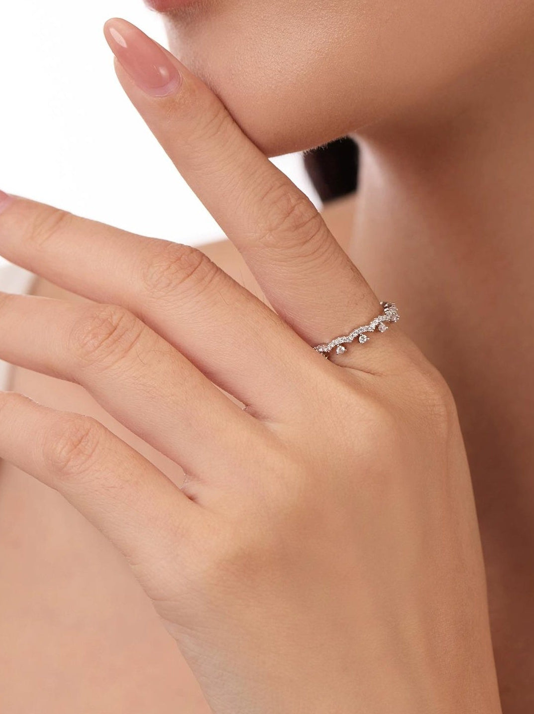 LUXURY SILVER ZIRCONIA RING