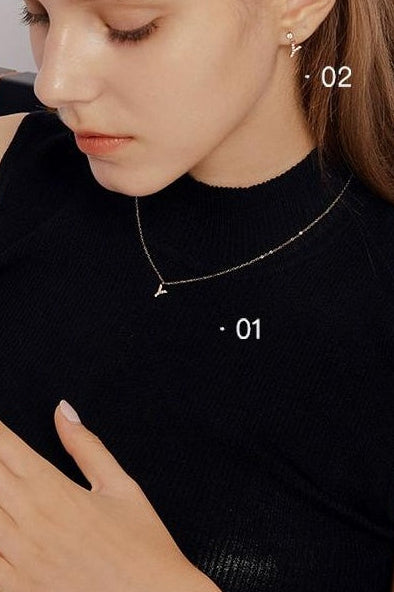 MINIMALIST LETTER PENDANT NECKLACE
