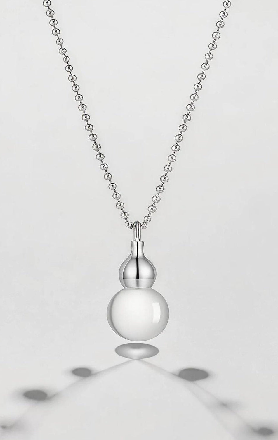 ELEGANT WILLOW GOURD NECKLACE