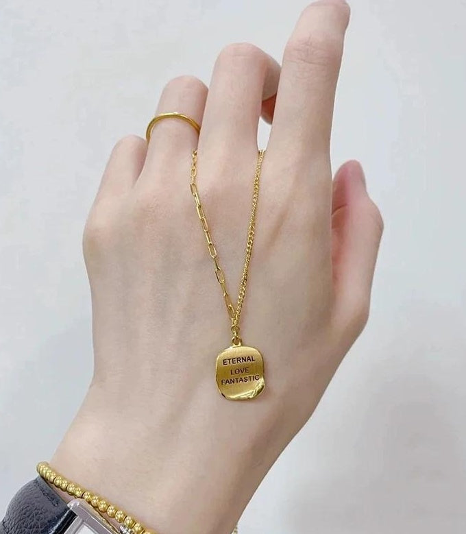 KOREAN CURLED-EDGE PENDANT NECKLACE