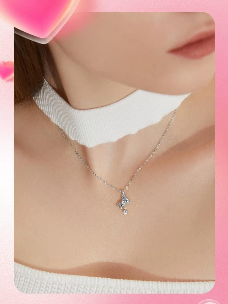 STAR-CATCHING BEAR NECKLACE