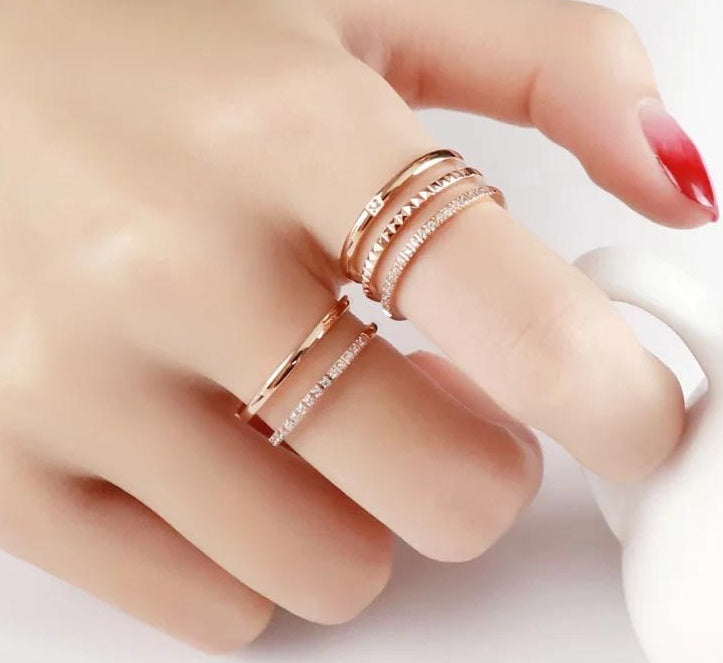 MINIMALIST DIAMOND RING