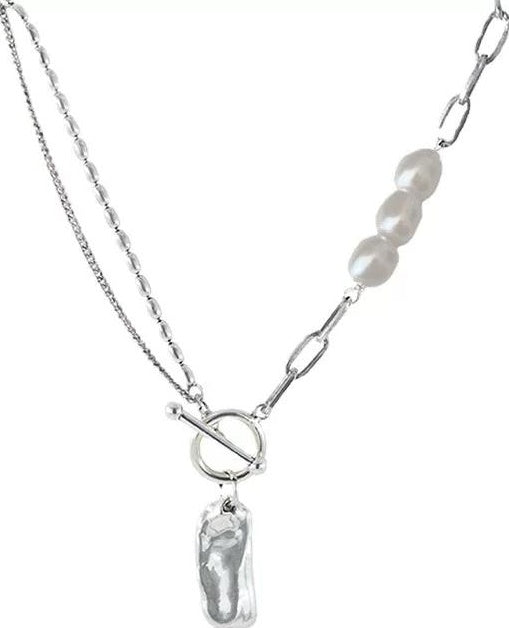 CHIC LAYERED PEARL NECKLACE