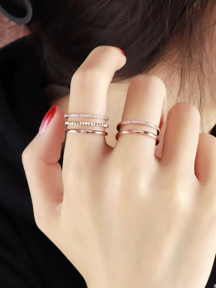 MINIMALIST DIAMOND RING