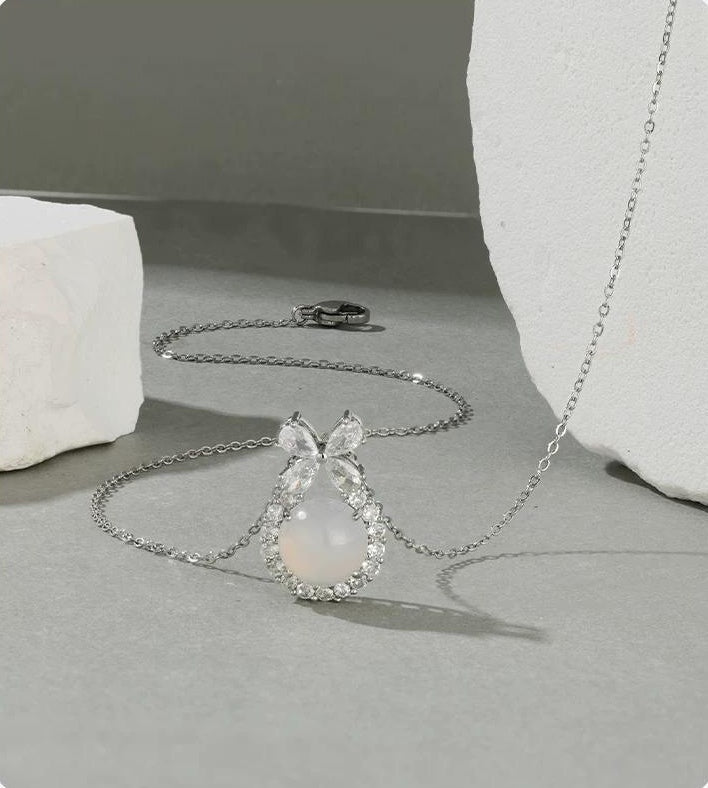 CRYSTAL FOUR LEAF CLOVER NECKLACE