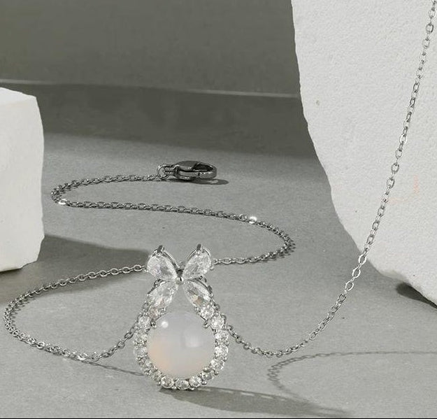 CRYSTAL FOUR LEAF CLOVER NECKLACE