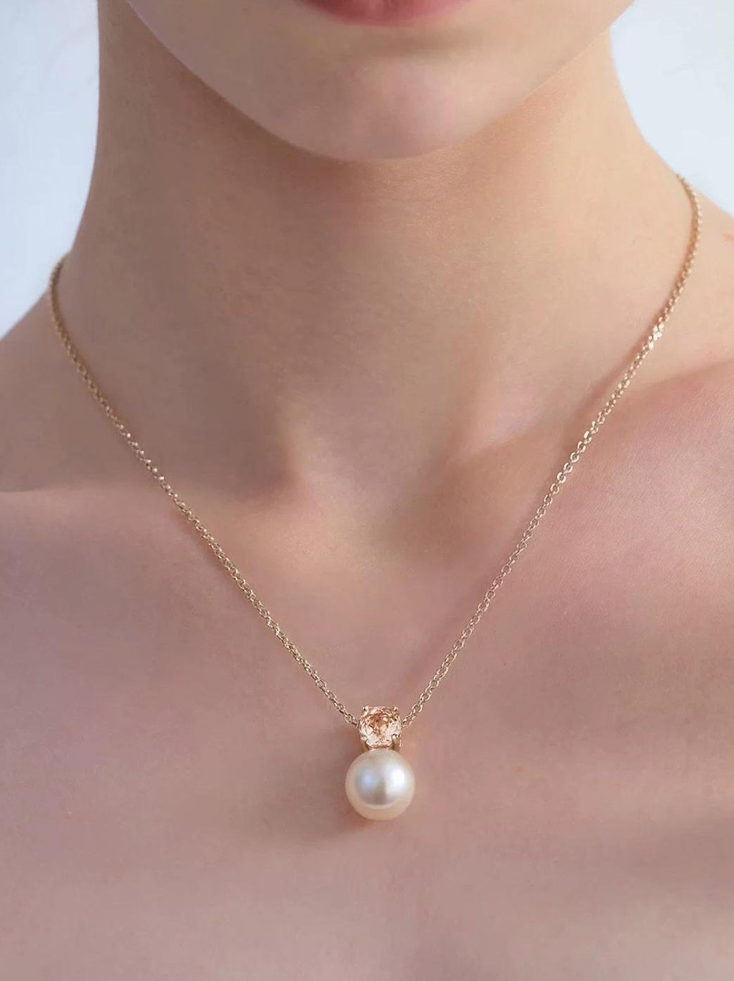 ELEGANT PEARL SUMMER NECKLACE
