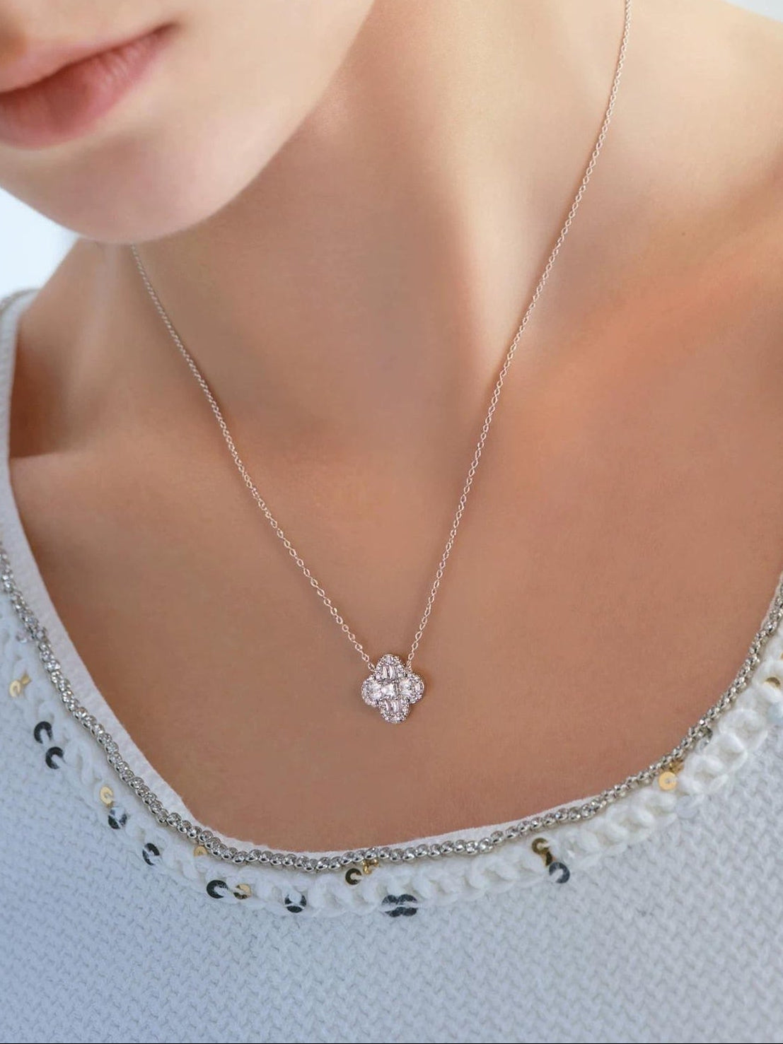 SILVER CLOVER PENDANT NECKLACE