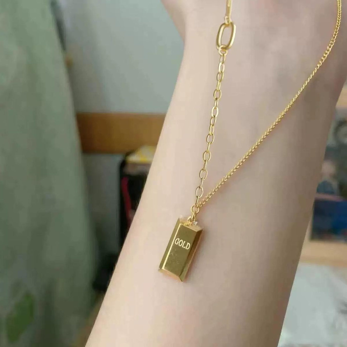 LUXURY GOLD BAR NECKLACE