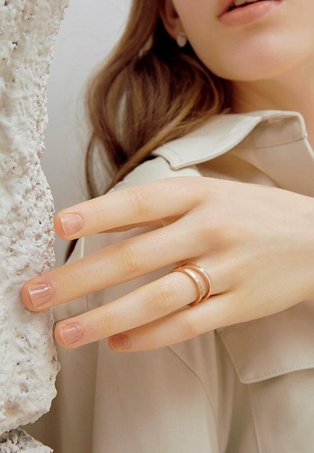 ROMAN NUMERAL TITANIUM RING