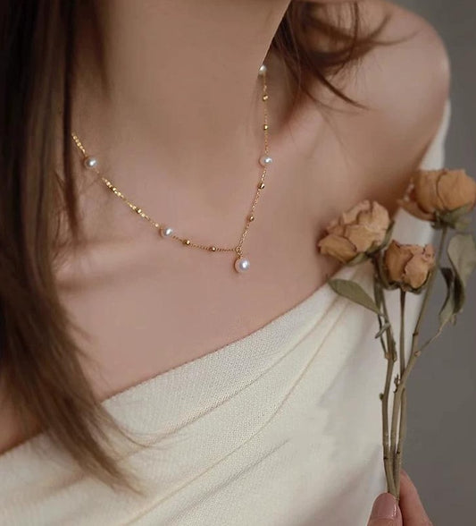 ELEGANT MICRO-PEARL NECKLACE