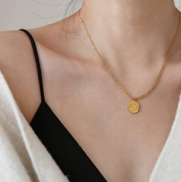LUXURY ROUND-PLATE CHAIN NECKLACE