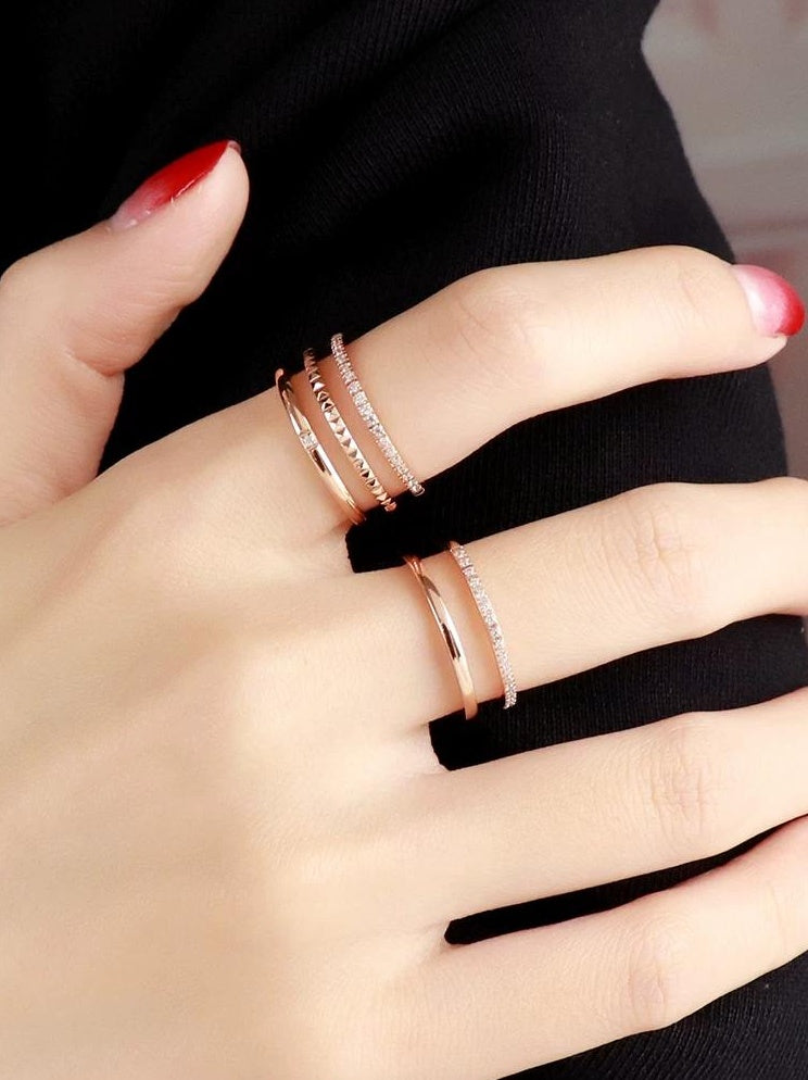 CHIC STACKABLE RINGS SET