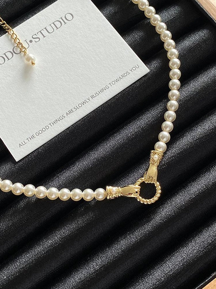 FAIRYTALE VINTAGE PEARL STATEMENT NECKLACE