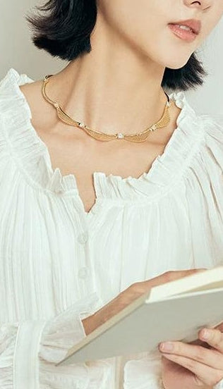 ELEGANT GOLD COLLARBONE NECKLACE