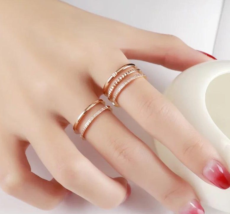 MINIMALIST DIAMOND RING