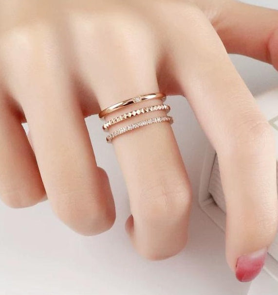MINIMALIST DIAMOND RING