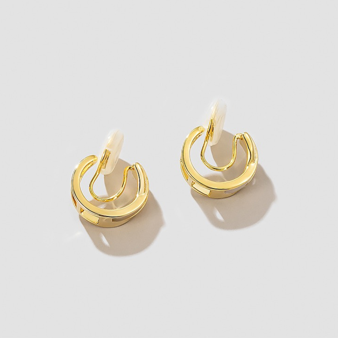 WHITE LAYER EARRING