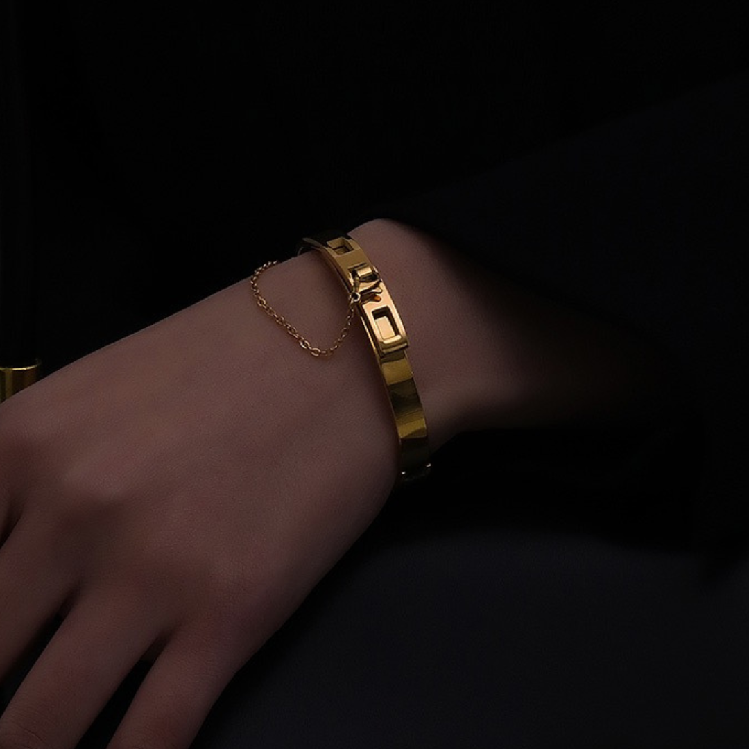 GOLD CHAIN DESIGN BRACELET