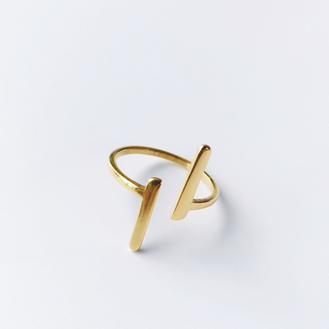 T MOTIF RING