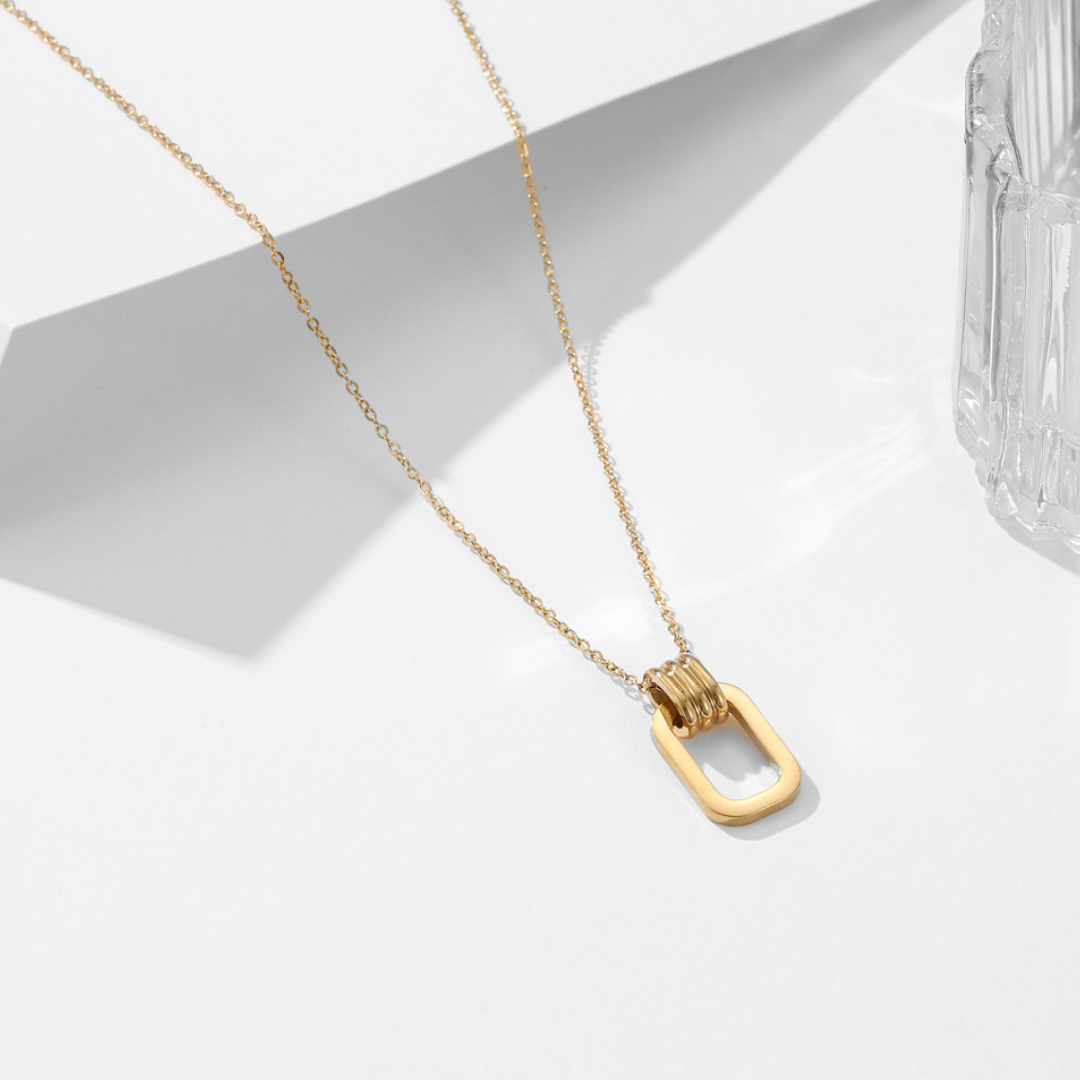 PLAIN SQUARE NECKLACE