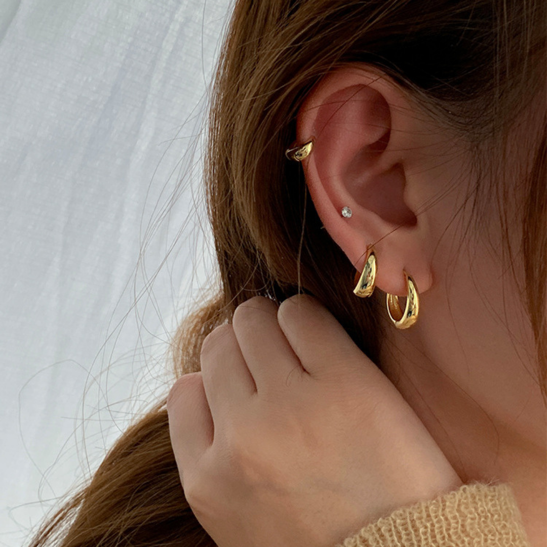 存在感抜群!便利な2ウェイピアス ゴールド MAUDE DROP HOOP PIERCE(全2色) – VALEGIO