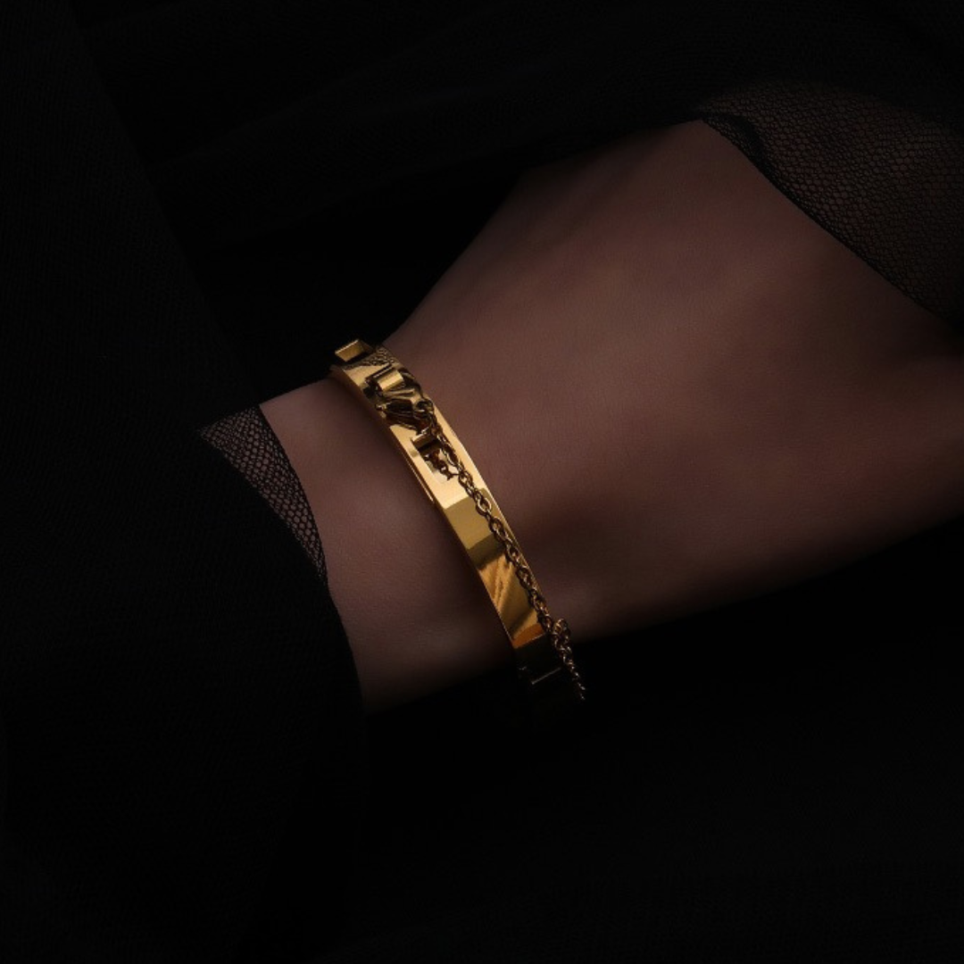 GOLD CHAIN DESIGN BRACELET